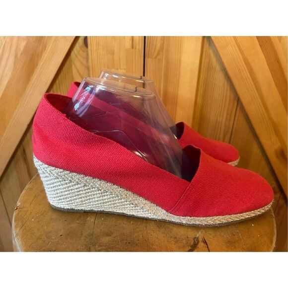 ANDRE ASSOUS Red Canvas Designer Espadrille Close Toe Wedges Size 11 - Picture 1 of 8